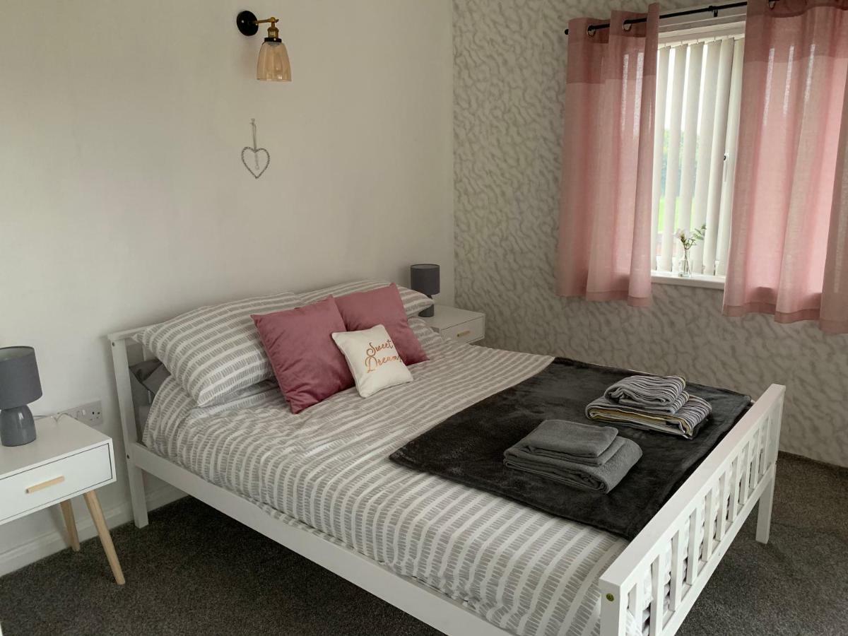Coed Bach Suite Bryngwran Bagian luar foto